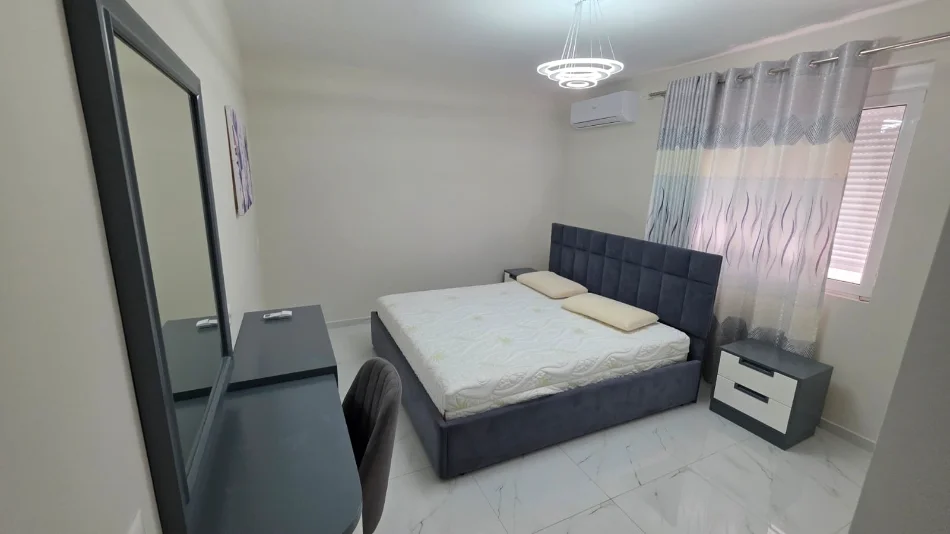 Tirane, jepet me qera Mine Peza tek Prokuroria Apartament 2+1 Kati 6 800 €