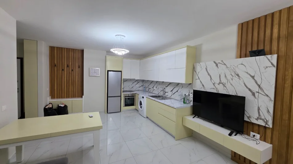Tirane, jepet me qera Mine Peza tek Prokuroria Apartament 2+1 Kati 6 800 €