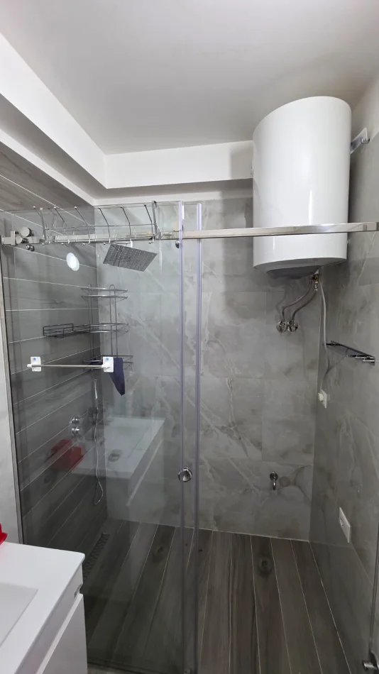 Tirane, jepet me qera apartament 1+1 Kati 6, 600 € (Mine Peza tek rruga e prokurorise)