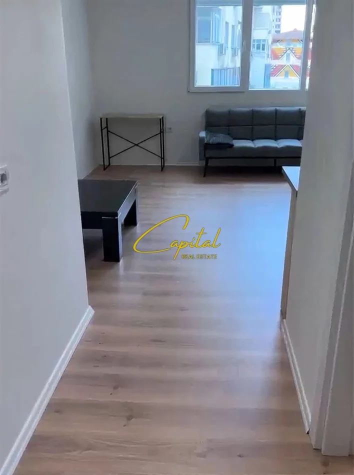 Tirane, jepet me qera ambjent biznesi Kati 1, 135 m² 1.200 € (PAZARI I RI)