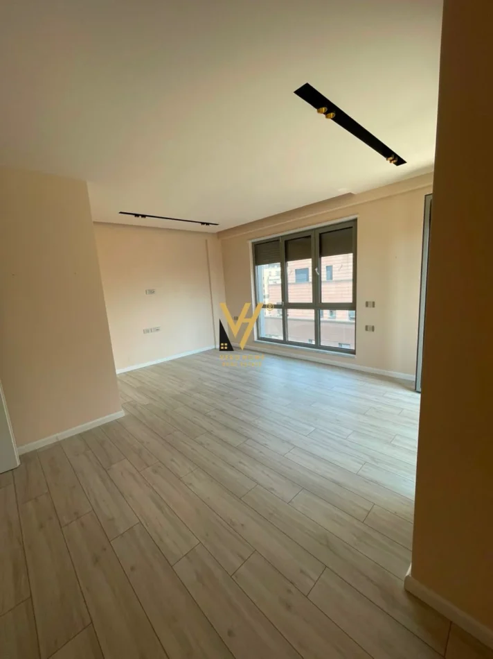Tirane, jepet me qera ambjent biznesi Kati 7, 105 m² 1.450 € (RRUGA E KAVAJES)