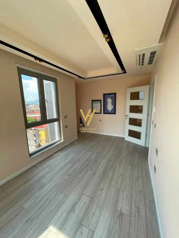 Tirane, jepet me qera ambjent biznesi Kati 7, 105 m² 1.450 € (RRUGA E KAVAJES)