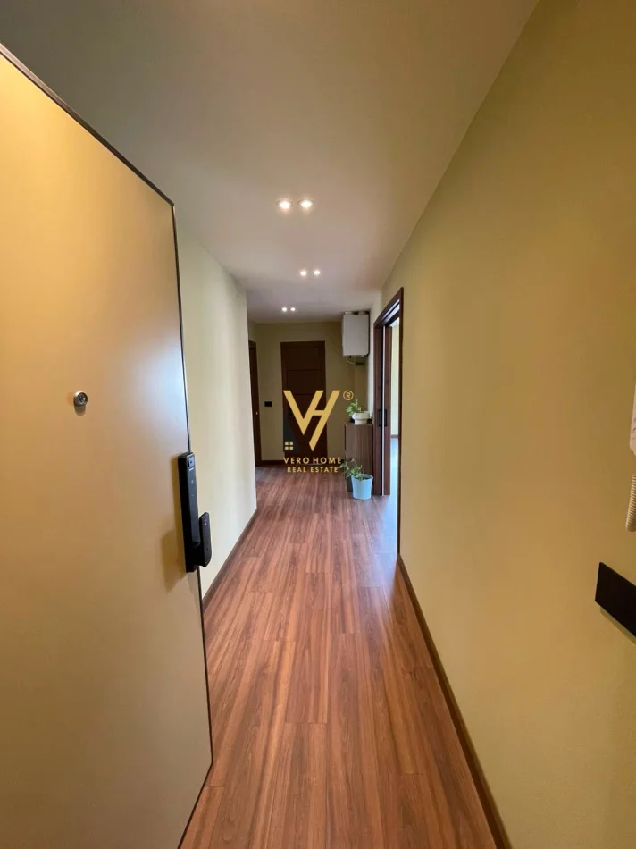 Tirane, jepet me qera ambjent biznesi Kati 7, 110 m² 1.850 € (RRUGA E KAVAJES)