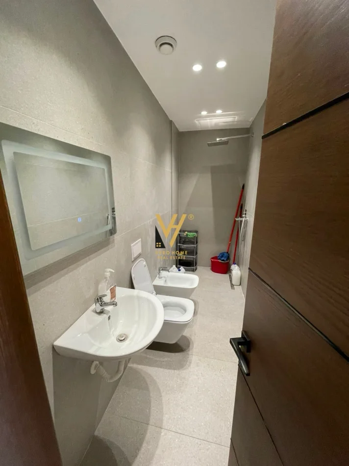 Tirane, jepet me qera ambjent biznesi Kati 7, 110 m² 1.850 € (RRUGA E KAVAJES)