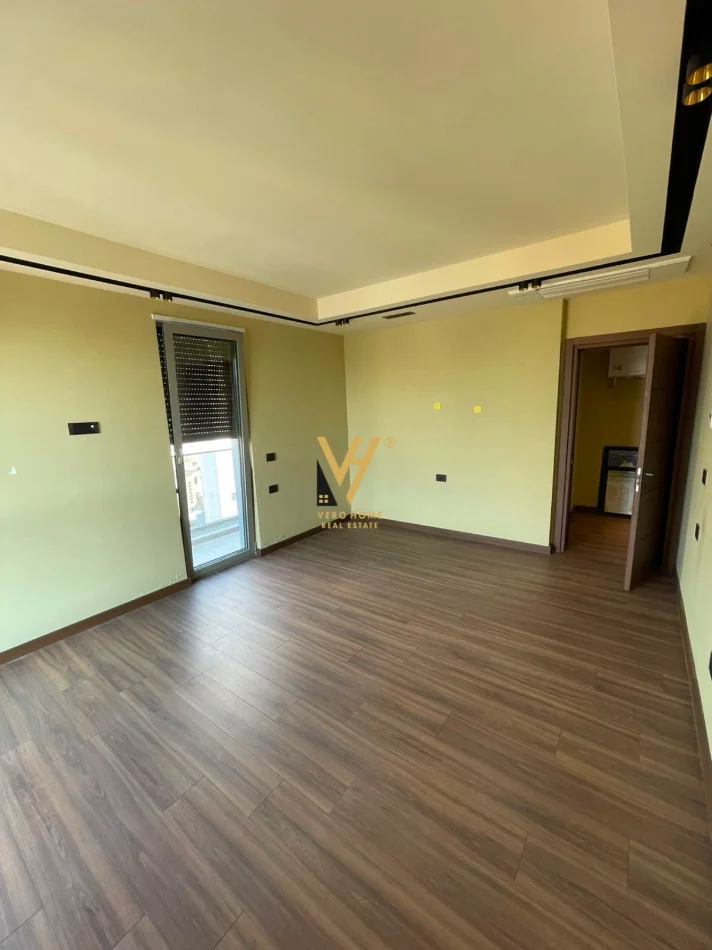 Tirane, jepet me qera ambjent biznesi Kati 7, 110 m² 1.850 € (RRUGA E KAVAJES)