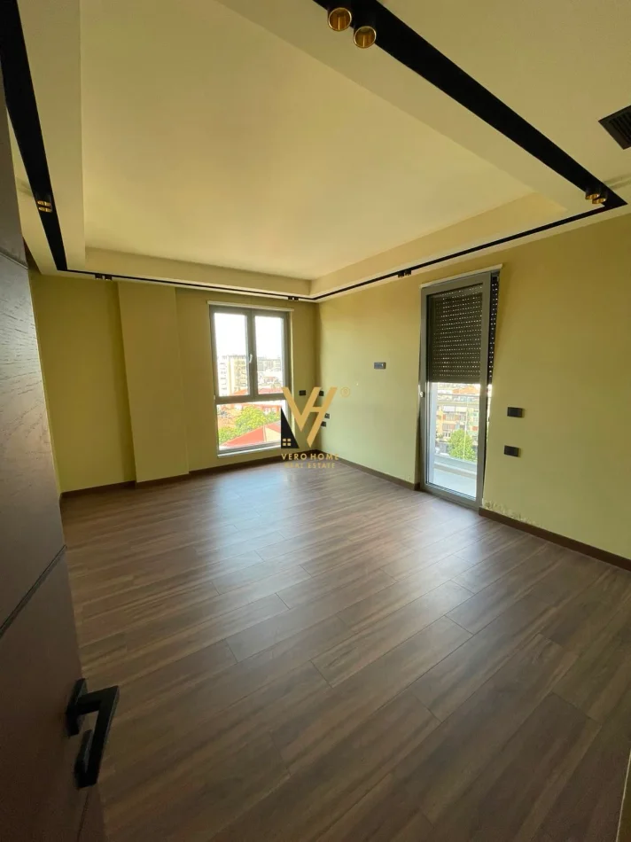 Tirane, jepet me qera ambjent biznesi Kati 7, 110 m² 1.850 € (RRUGA E KAVAJES)
