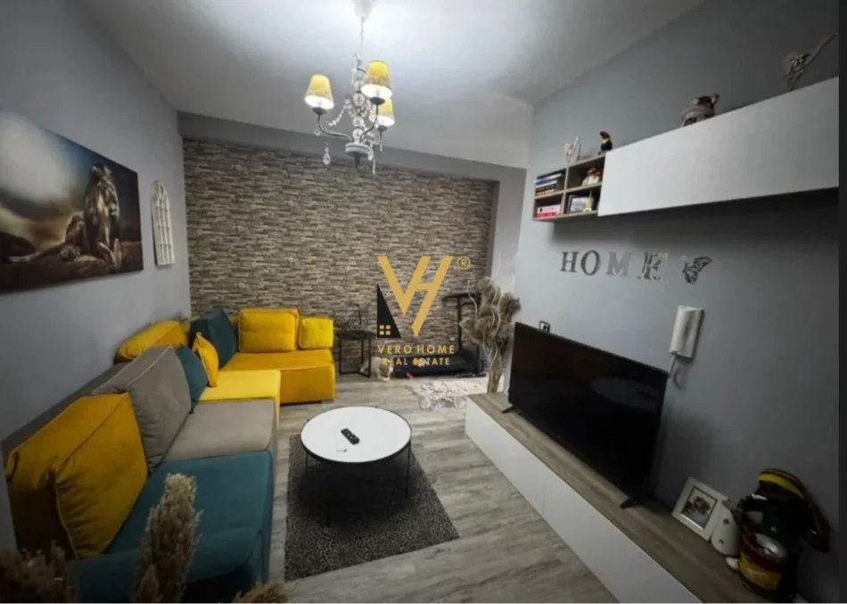 Tirane, jepet me qera apartament 1+1+Ballkon Kati 4, 65 m² 420 € (MISTO MAME)