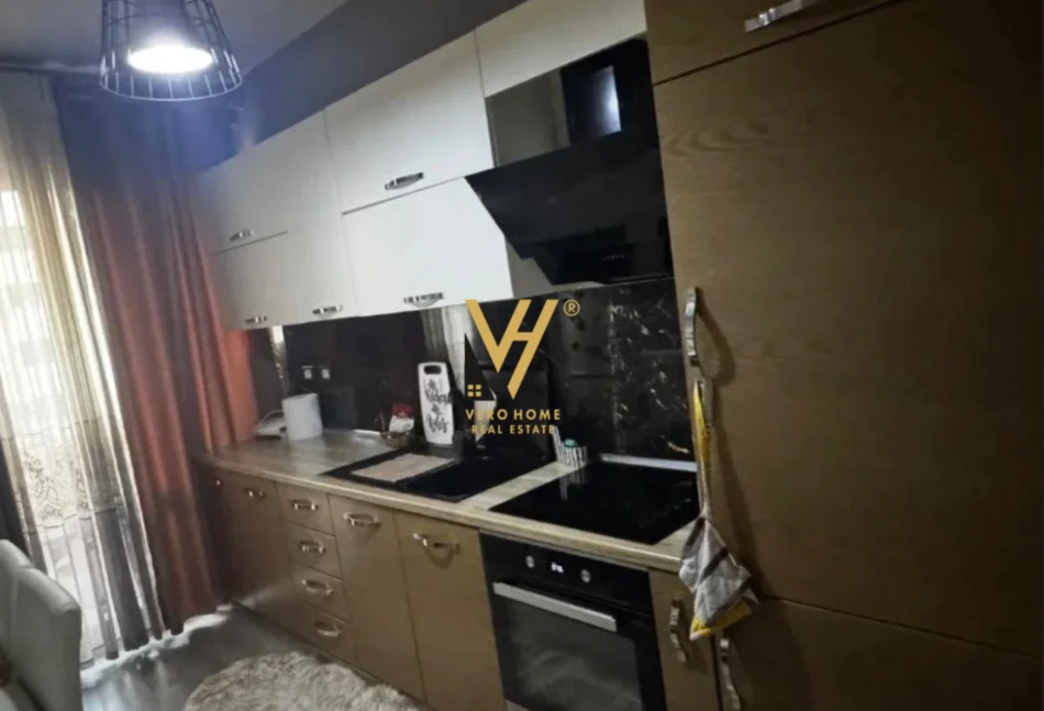 Tirane, jepet me qera apartament 1+1+Ballkon Kati 4, 65 m² 420 € (MISTO MAME)
