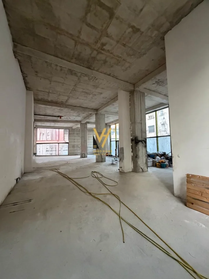 Tirane, jepet me qera ambjent biznesi Kati 2, 300 m² 9.000 € (RRUGA E KAVAJES)