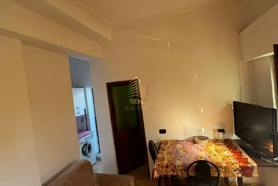 Tirane, jepet me qera apartament 1+1 Kati 0, 40 m² 300 € (Jordan Misja)