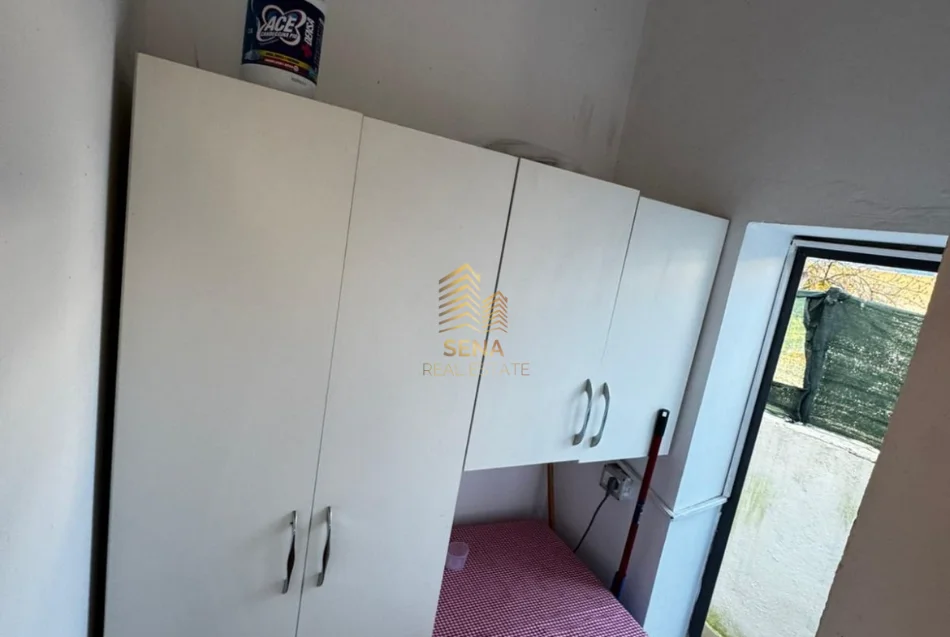 Tirane, jepet me qera apartament 1+1 Kati 0, 40 m² 300 € (Jordan Misja)