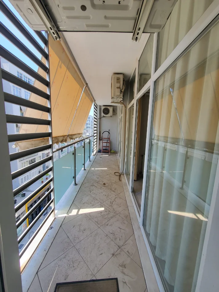 Tirane, jepet me qera zyre Kati 4, 110 m² 1.400 € (KOMUNA E PARISIT)