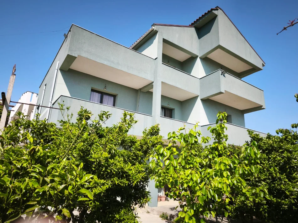Durres, shitet shtepi Vile 3 Katshe , 416 m² 535.000 € (Rr. Blesar, Durres)