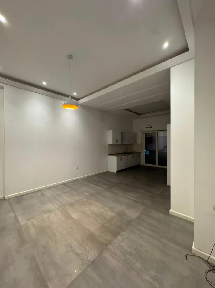 Tirane, shitet apartament 2+1 Kati 1, 119 m² 220.000 € (përball spitalit Amerikan 3)