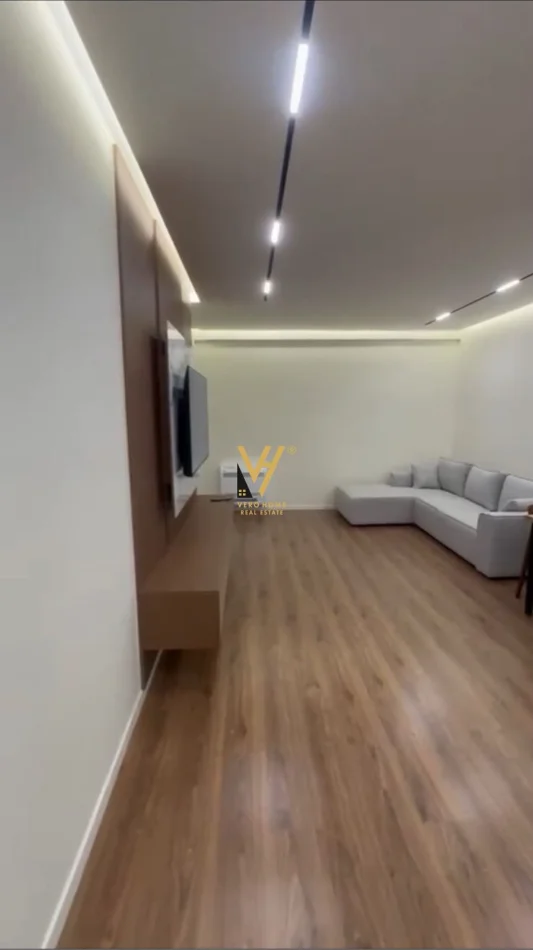 Tirane, jepet me qera apartament 2+1+Ballkon Kati 6, 114 m² 1.000 € (RRUGA DRITAN HOXHA)