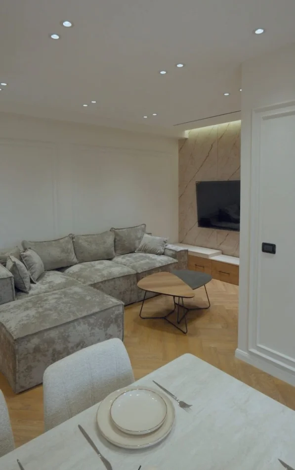 Tirane, shitet apartament 2+1 , 101 m² 265.000 € (Rruga e kavajes)