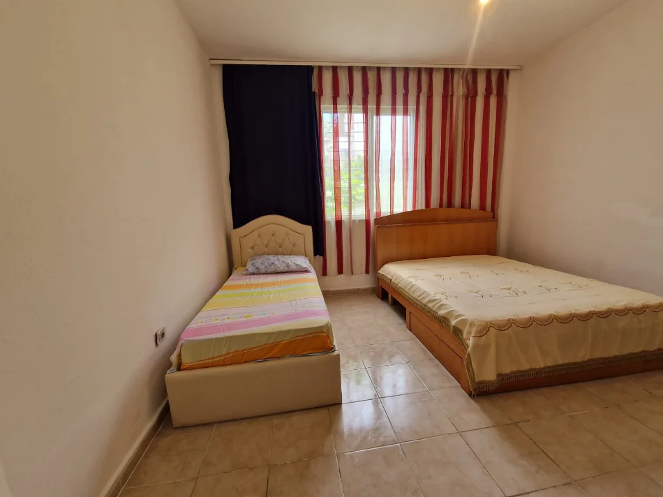 Tirane, jepet me qera apartament 1+1 Kati 1, 70 m² 350 € (SELITE)
