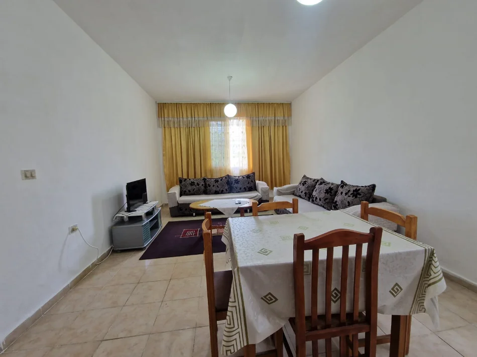 Tirane, jepet me qera apartament 1+1 Kati 1, 70 m² 350 € (SELITE)