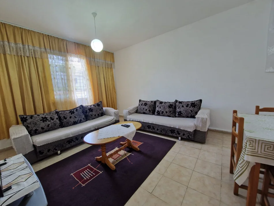 Tirane, jepet me qera apartament 1+1 Kati 1, 70 m² 350 € (SELITE)