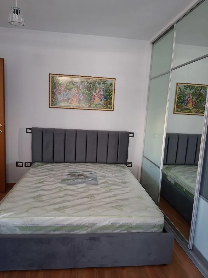 Tirane, jepet me qera apartament 2+1 Kati 3, 80 m² 720 € (MYSLYM SHYRI)