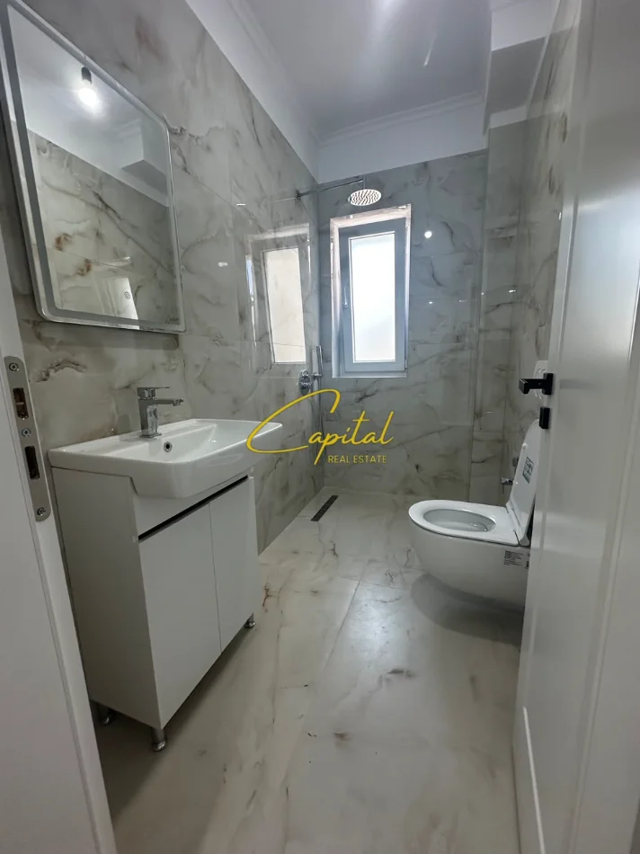 Tirane, shitet apartament 1+1 Kati 3, 66 m² 160.000 € (PAZARI I RI)