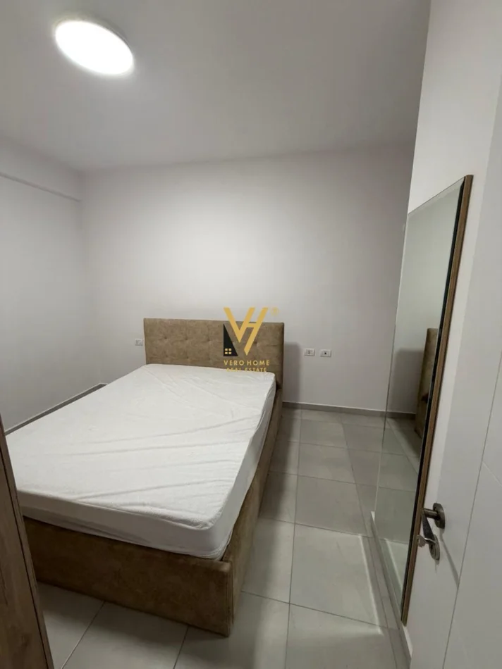 Tirane, jepet me qera apartament 2+1+Ballkon Kati 5, 80 m² 620 € (GOLDEN PARK , YZBERISHT)