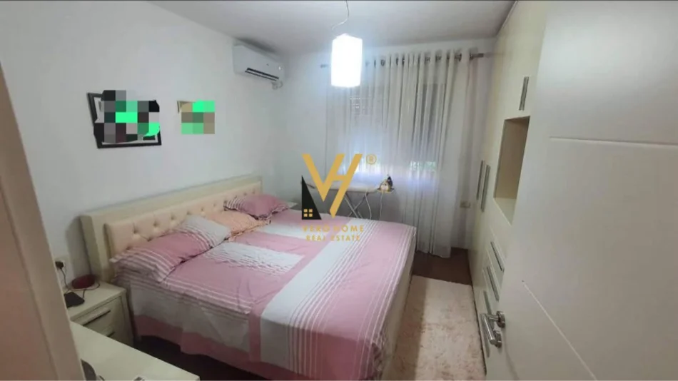 Tirane, jepet me qera apartament 2+1+Ballkon Kati 2, 80 m² 500 € (OXHAKU)