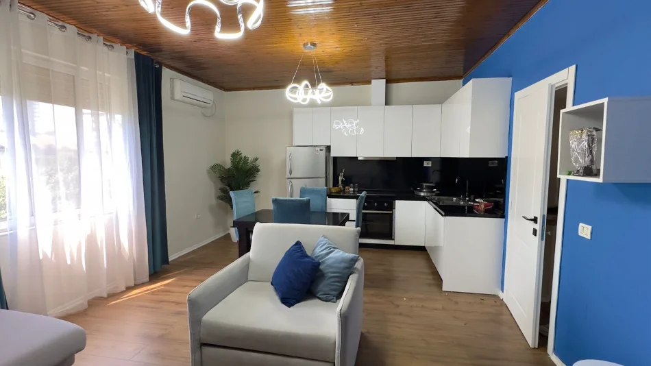 Tirane, jepet me qera apartament 1+1 Kati 5, 49 m² 500 € (Shallvaret)