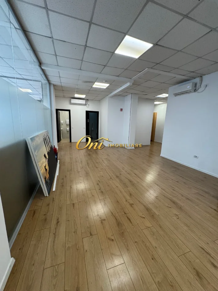 Tirane, jepet me qera zyre Kati 1, 540 m² 7.000 € (BLLOK)