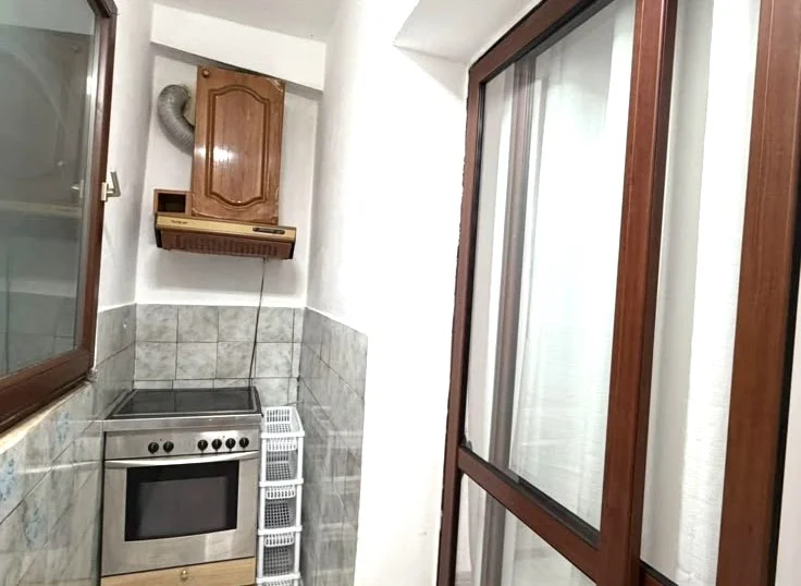 Jepet me Qera Garsoniere tek Rruga 5 Maji,  320 MIJE LEKE