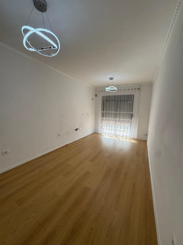 Tirane, shitet apartament 2+1+Ballkon Kati 2, 78 m² (Fresk, Rruga e Dajtit)
