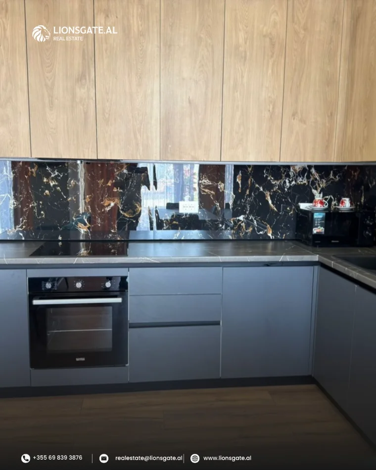 Tirane, jap me qera apartament 2+1+Aneks+Ballkon , 115 m² 800 € 