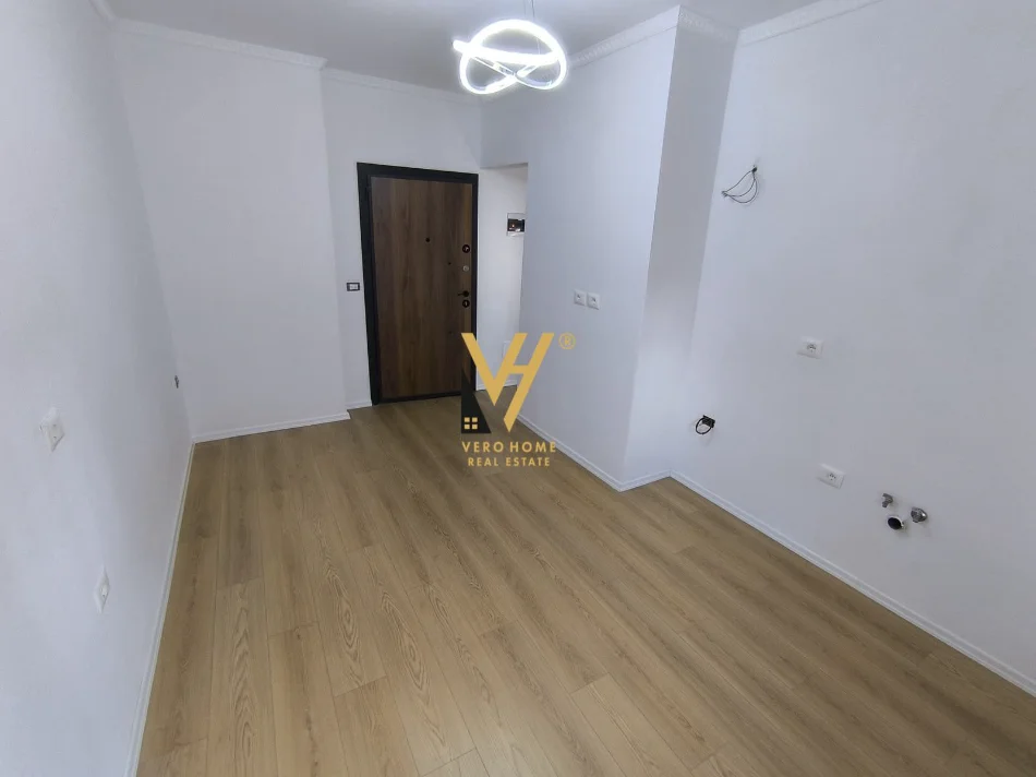 Tirane, shitet apartament 1+1+Ballkon Kati 2, 35 m² 72.000 € (FRESKU)
