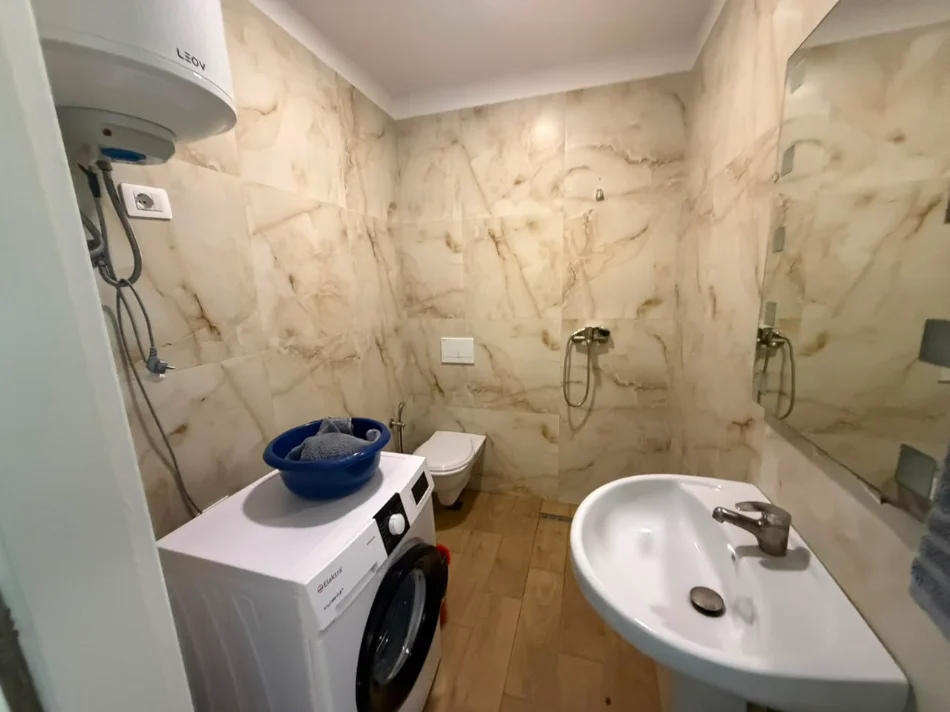 Tirane, shitet apartament 1+1 Kati 2, 60 m² 93.000 € (fresk)