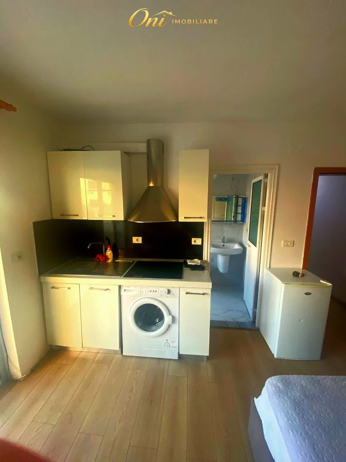 Tirane, jepet me qera garsonier 1+1 Kati 4, 40 m² 440 € (21 DHJETORI)