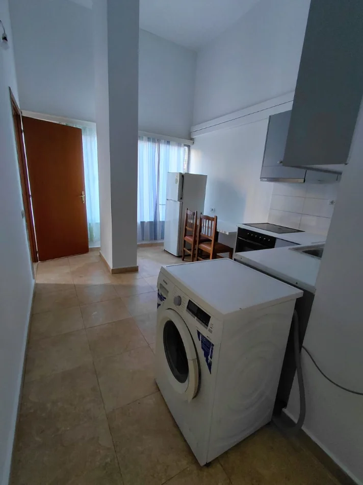 Tirane, jepet me qera shtepi 1+1 Kati 0, 47 m² 250 € 