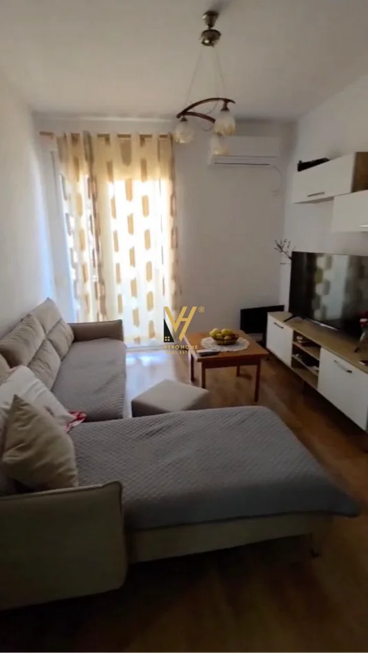 Tirane, jepet me qera apartament 1+1+Ballkon Kati 5, 70 m² 620 € (ISH PARKU)