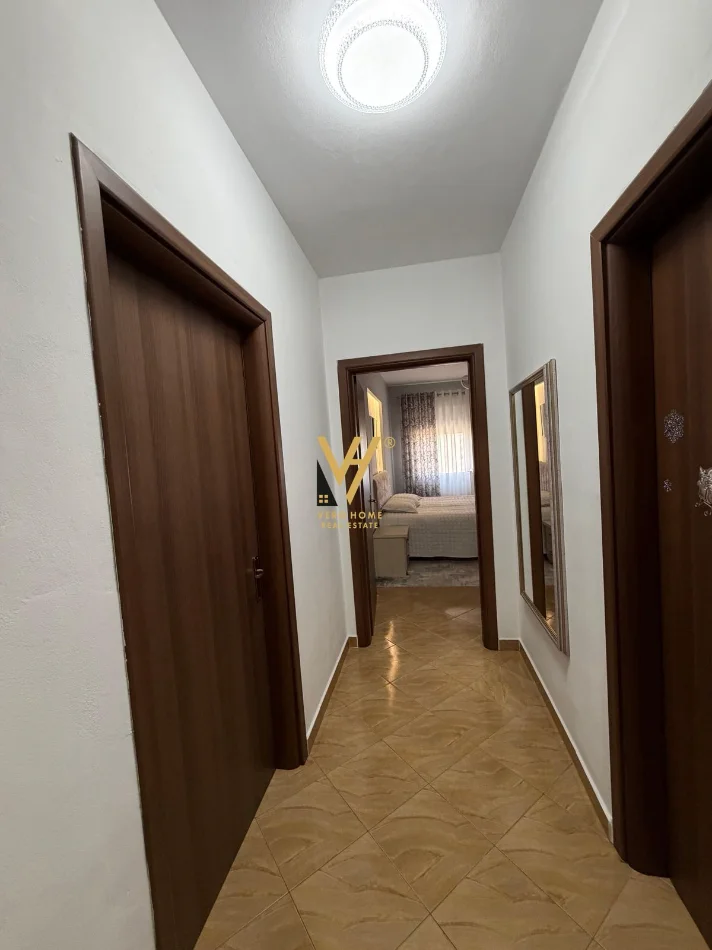 Tirane, jepet me qera apartament 2+1+Ballkon Kati 5, 895 m² 570 € (ASTIR)