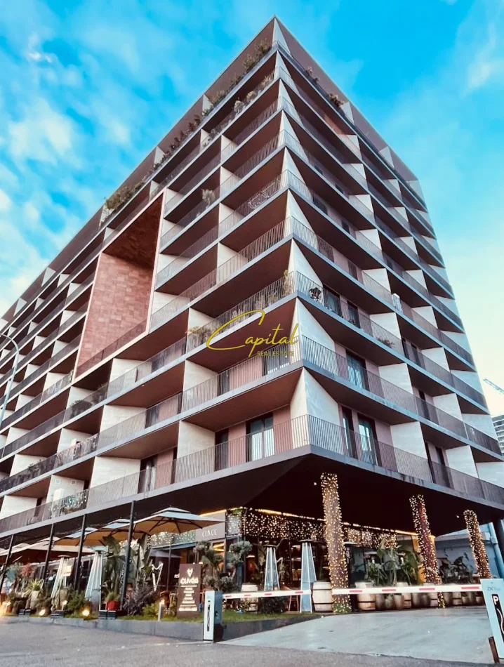 Tirane, jepet me qera ambjent biznesi Kati 4, 116 m² 1.700 € (KOMUNA E PARISIT)