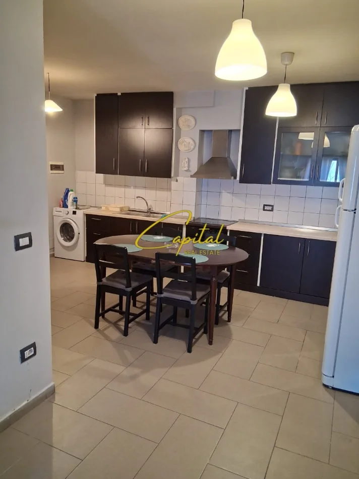 Tirane, jepet me qera apartament 2+1 Kati 4, 103 m² 720 € (MYSLYM SHYRI)