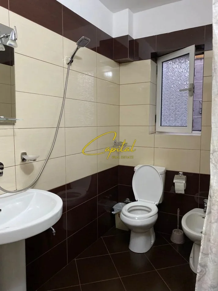 Tirane, jepet me qera apartament 2+1 Kati 3, 90 m² 600 € (SHKOLLA E BALETIT)