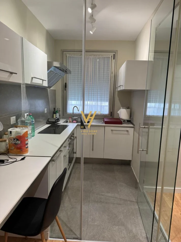 Tirane, jepet me qera apartament 1+1+Ballkon Kati 2, 72 m² 1.400 € (ISH BLLOK)