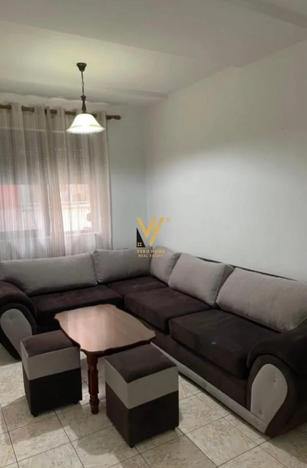 Tirane, jepet me qera apartament 1+1+Ballkon Kati 5, 50 m² 520 € (MYSLYM SHYRI)
