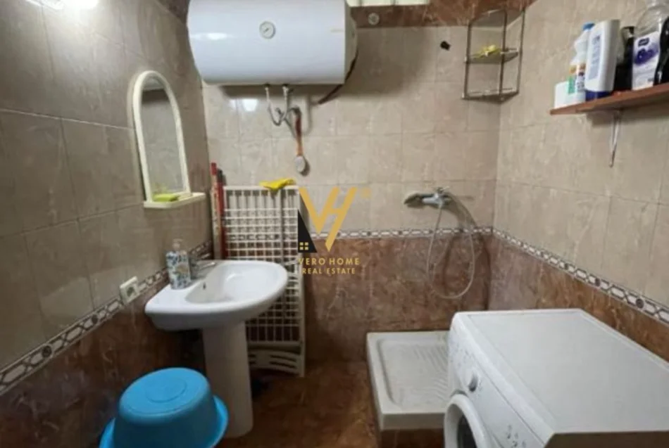 Tirane, jepet me qera apartament 1+1+Ballkon Kati 5, 50 m² 520 € (MYSLYM SHYRI)