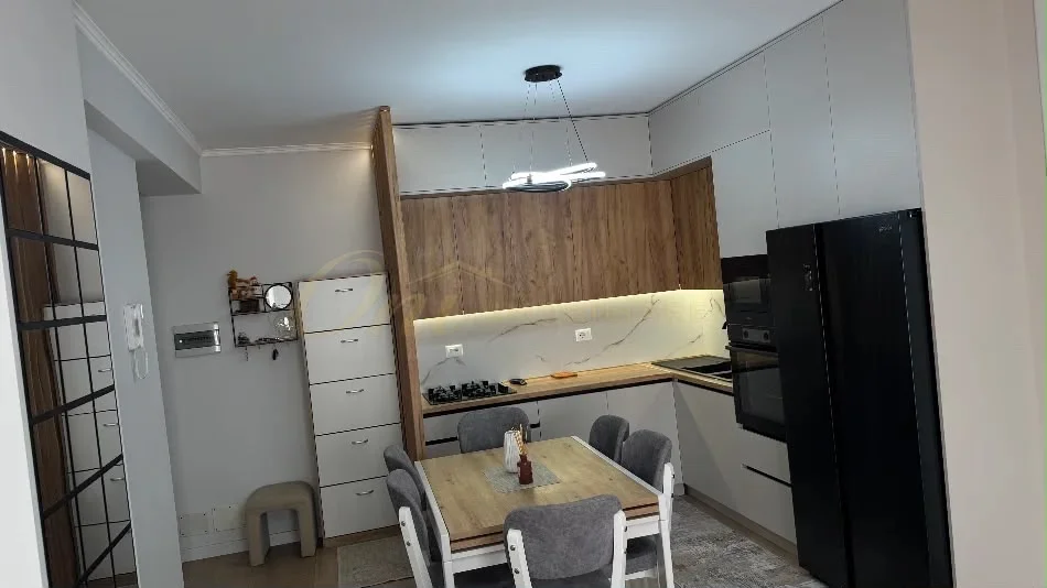 Tirane, shitet apartament 2+1 Kati 6, 82 m² 110.000 € (BULEVARDI DONALD TRUMP)