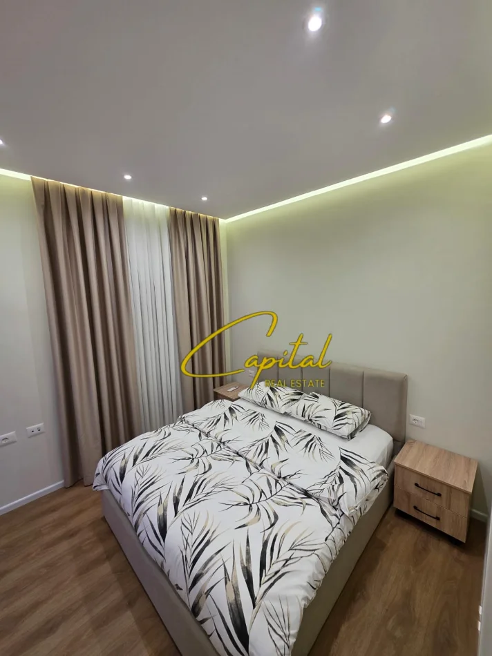 Tirane, jepet me qera apartament 1+1 Kati 8, 60 m² 470 € (ALI DEMI)