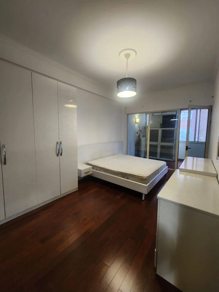 Tirane, shitet apartament 2+1+Ballkon Kati 1, 124 m² 350.000 € (Rruga e Kosovarve)