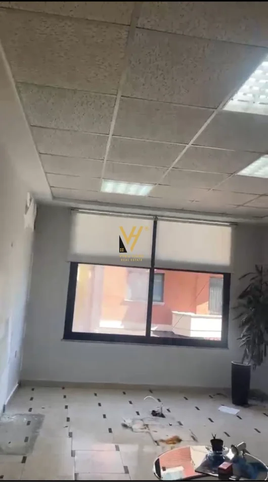 Tirane, jepet me qera zyre Kati 2, 90 m² 720 € (21 DHJETORI)