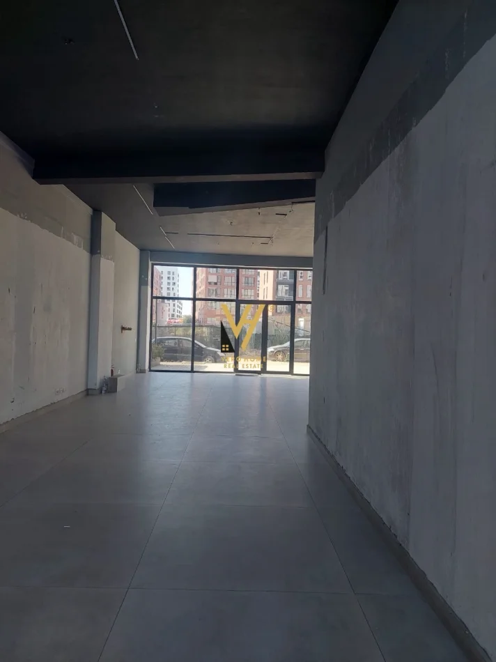 Tirane, jepet me qera dyqan Kati 0, 103 m² 920 € (RRUGA E BURGUT)