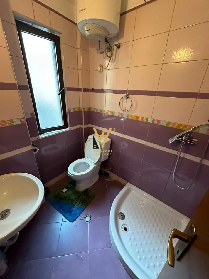 Tirane, jepet me qera ambjent biznesi Kati 2, 160 m² 2.850 € (RRUGA E KAVAJES)